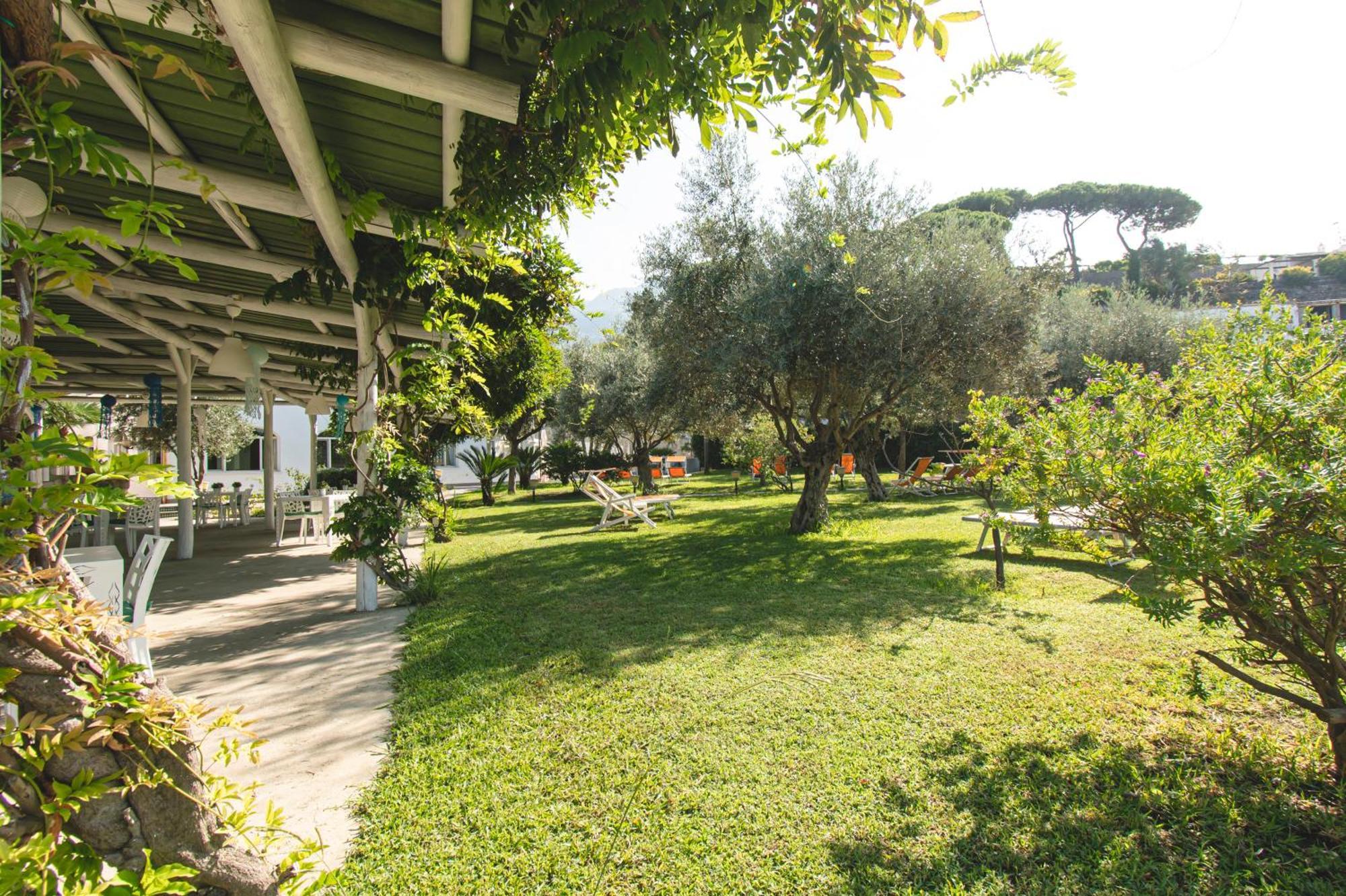 Victoria Park Resort Ísquia Exterior foto
