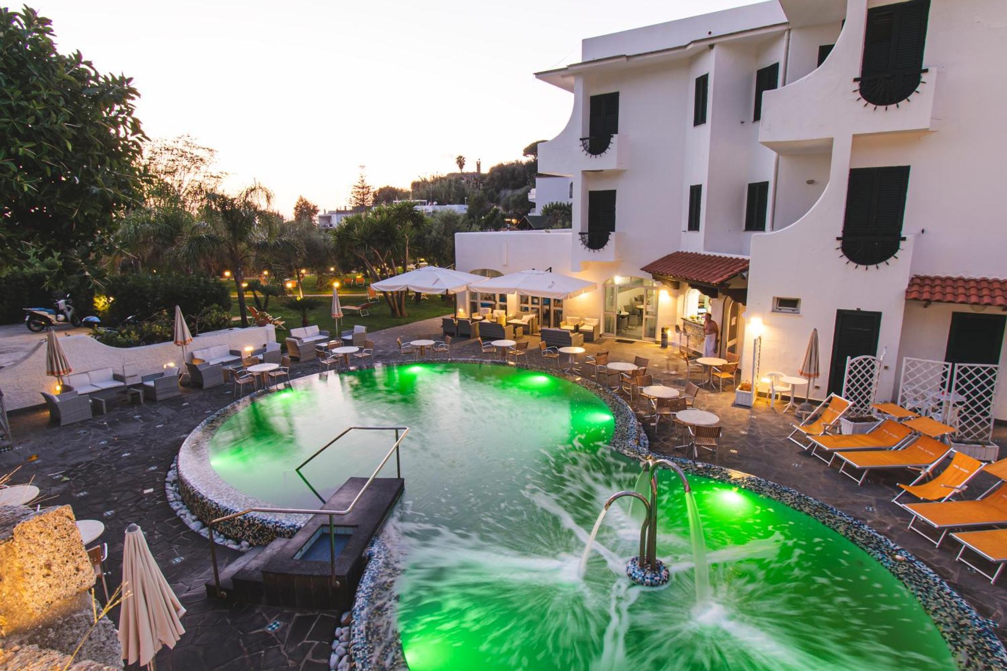 Victoria Park Resort Ísquia Exterior foto